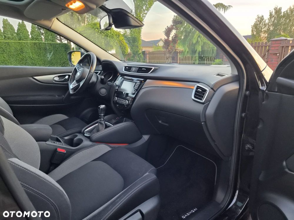 Nissan Qashqai 1.6 DIG-T N-Connecta - 19