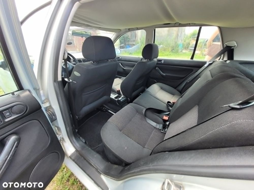 Volkswagen Golf 1.6 - 7