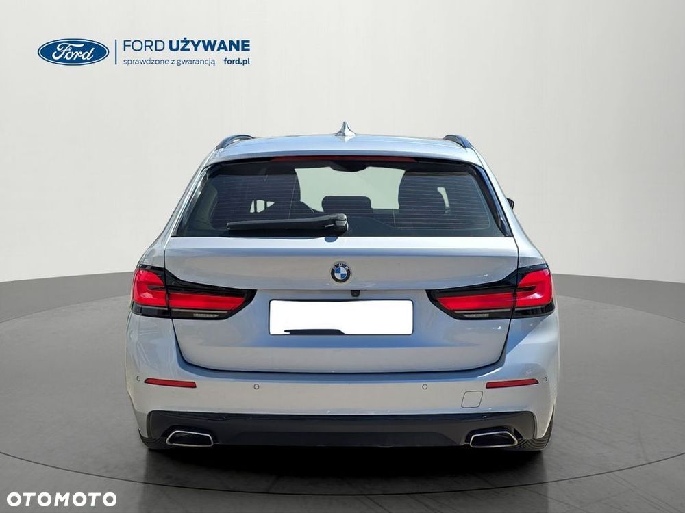 BMW Seria 5 530d mHEV - 10