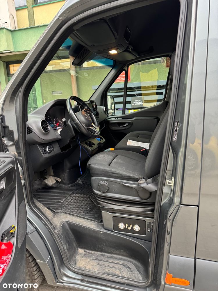 Mercedes-Benz Sprinter W907 - 12