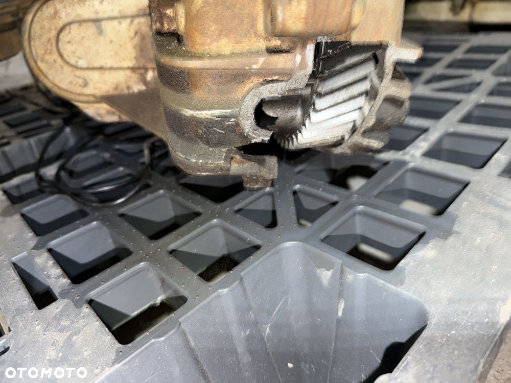 Polaris RZR 900 skrzynia biegow PART 1333462 - obudowa uszkodzona - 3