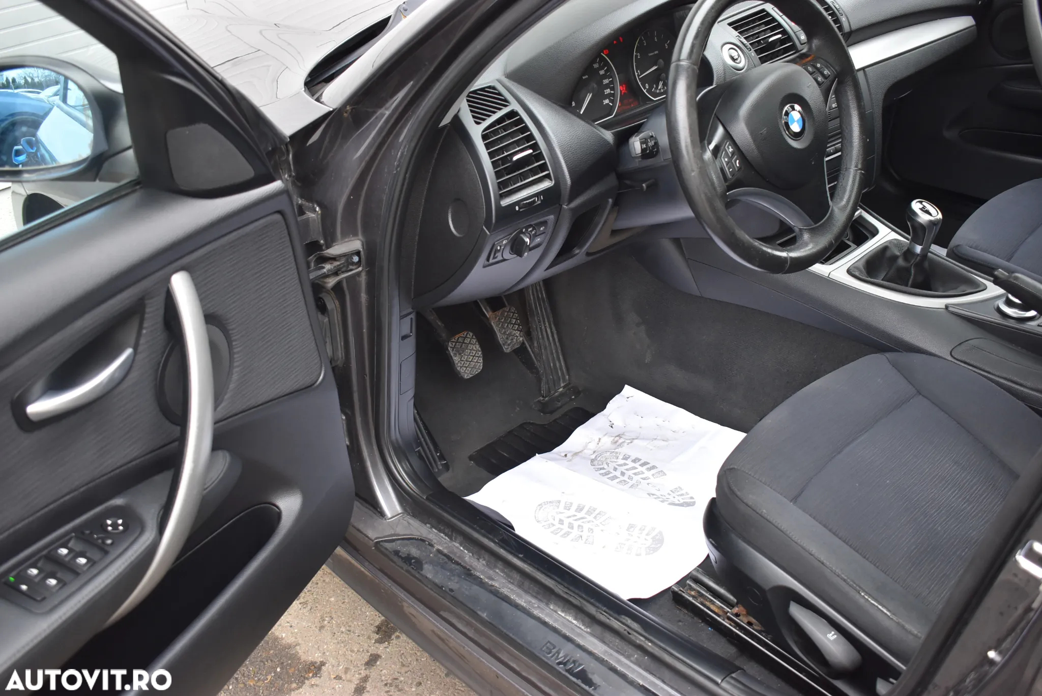 BMW Seria 1 116i - 16