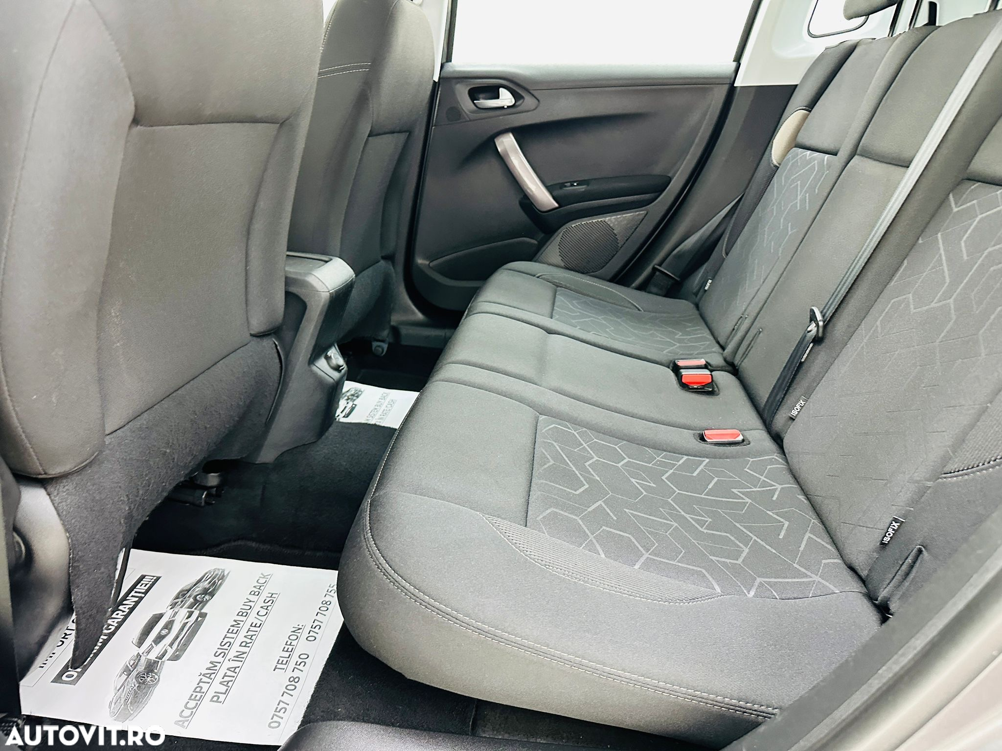 Peugeot 2008 - 7