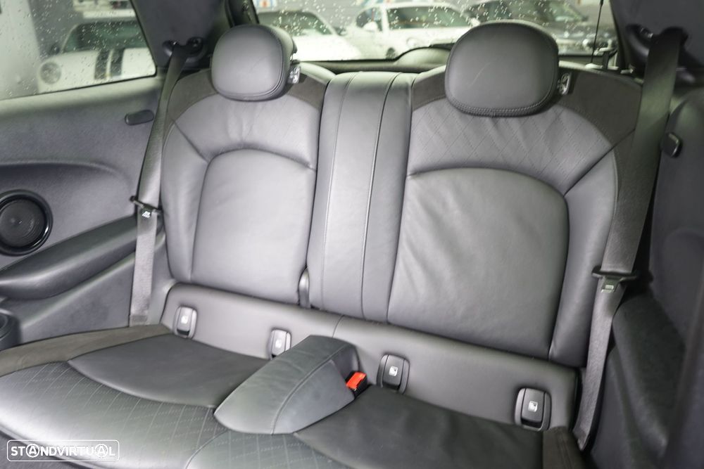 MINI 3 Portas Cooper SE Premium Classic - 40