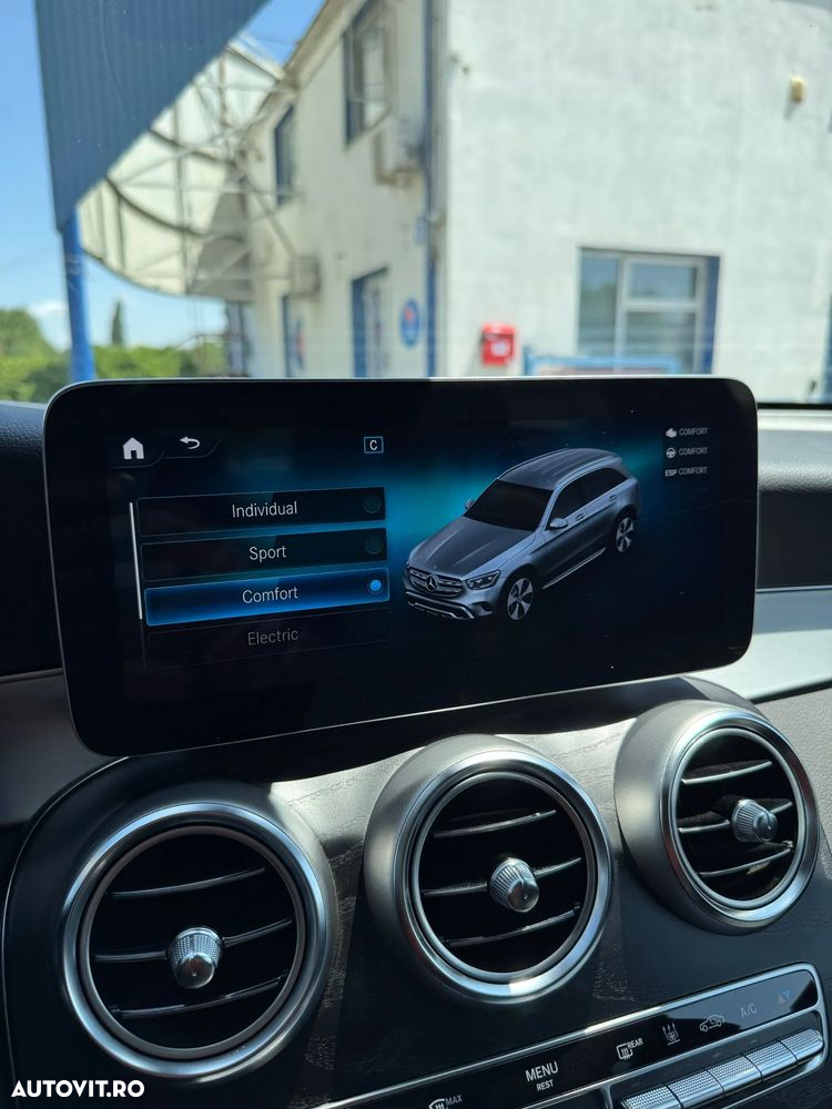 Mercedes-Benz GLC 300 de 4Matic 9G-TRONIC AMG Line - 11