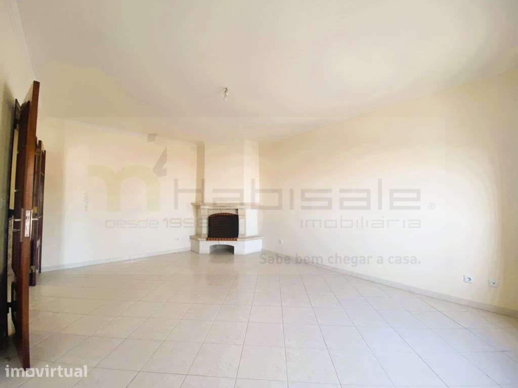 Apartamento T3 com 2 varandas e arrecadação - Grande imagem: 2/35