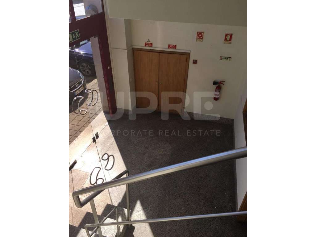 Armazém | ARRENDA | Maia (Aeroporto) - Grande imagem: 3/9