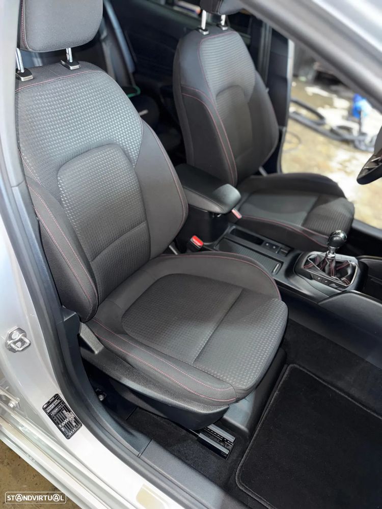 Ford Focus 1.0 EcoBoost ST-Line - 21