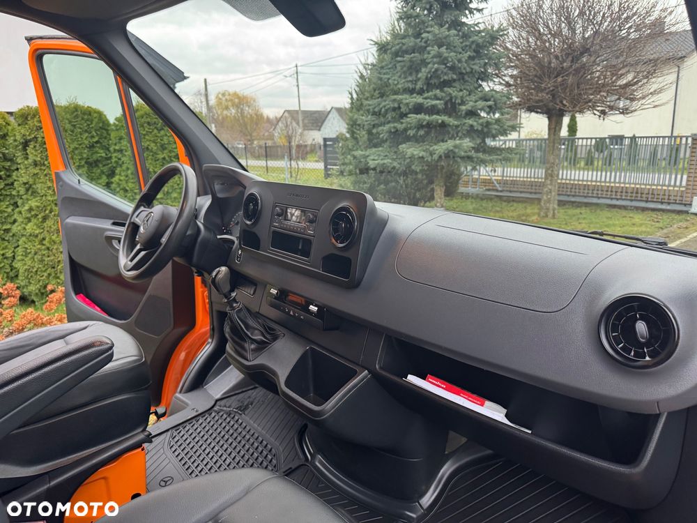 Mercedes-Benz Sprinter - 29