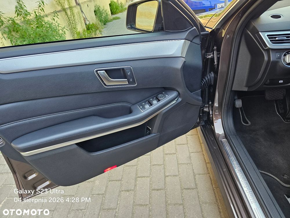 Mercedes-Benz Klasa E 200 7G-TRONIC Elegance - 22