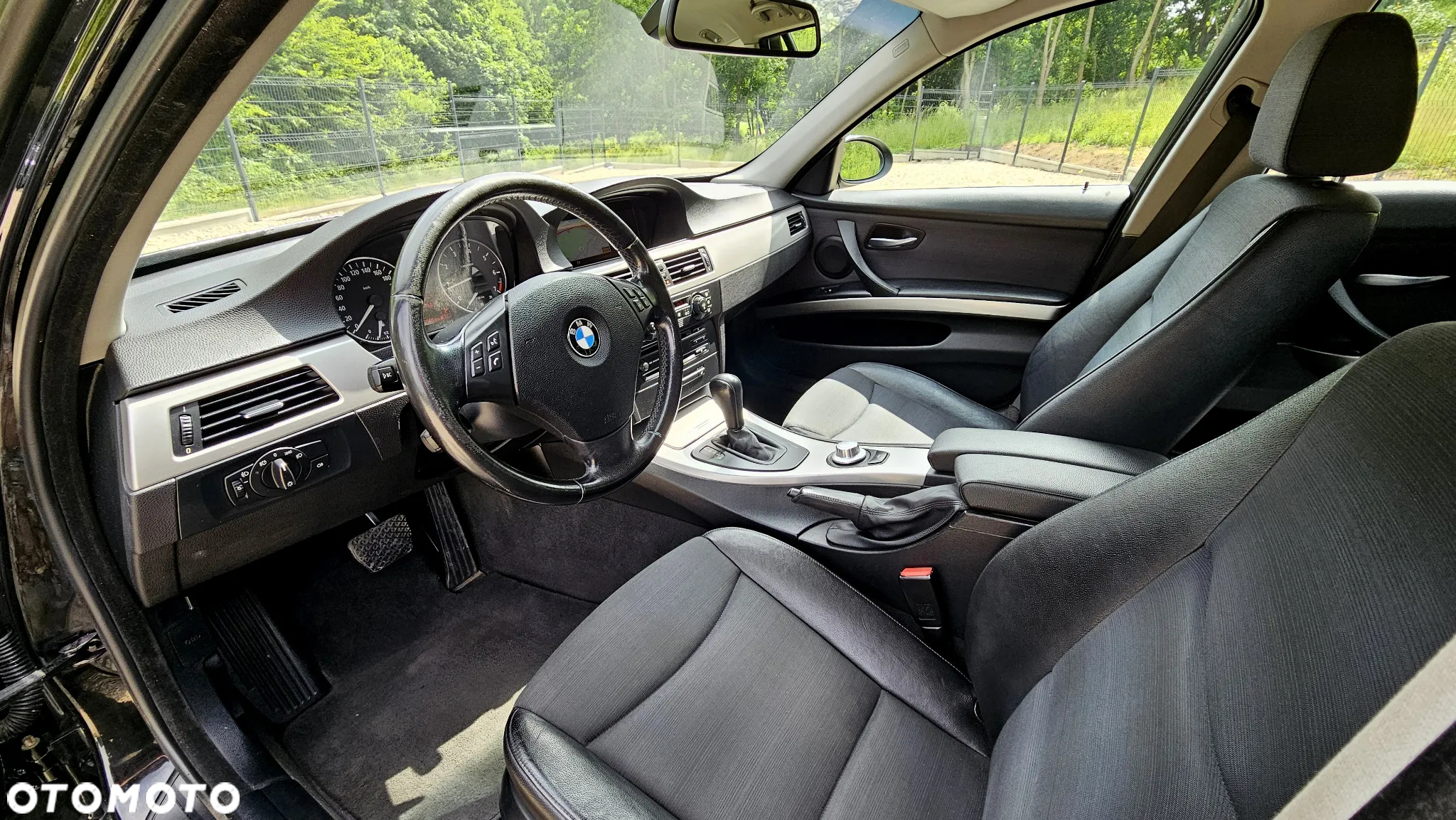 BMW Seria 3 318i Touring - 5