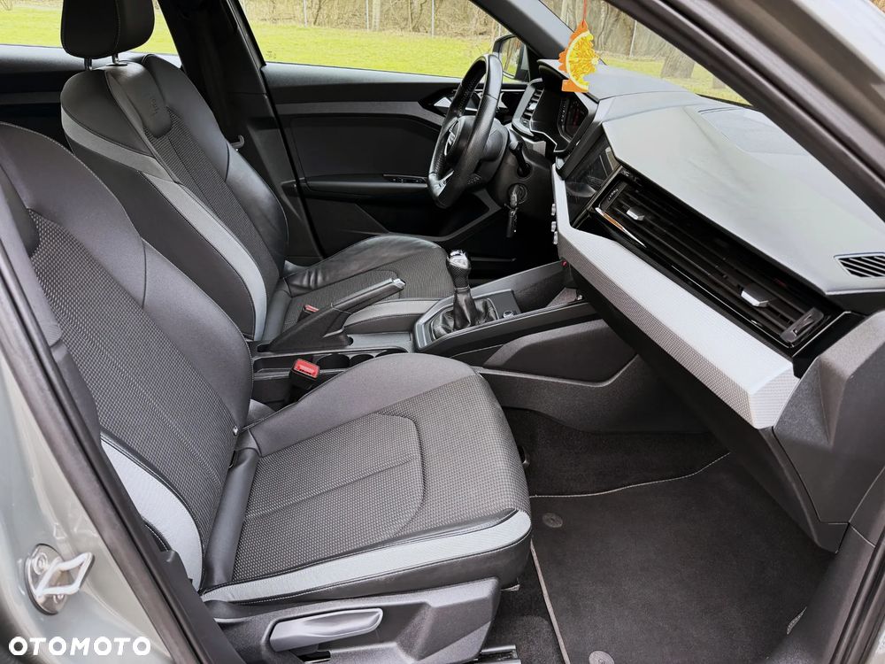Audi A1 Sportback 30 TFSI S line - 16