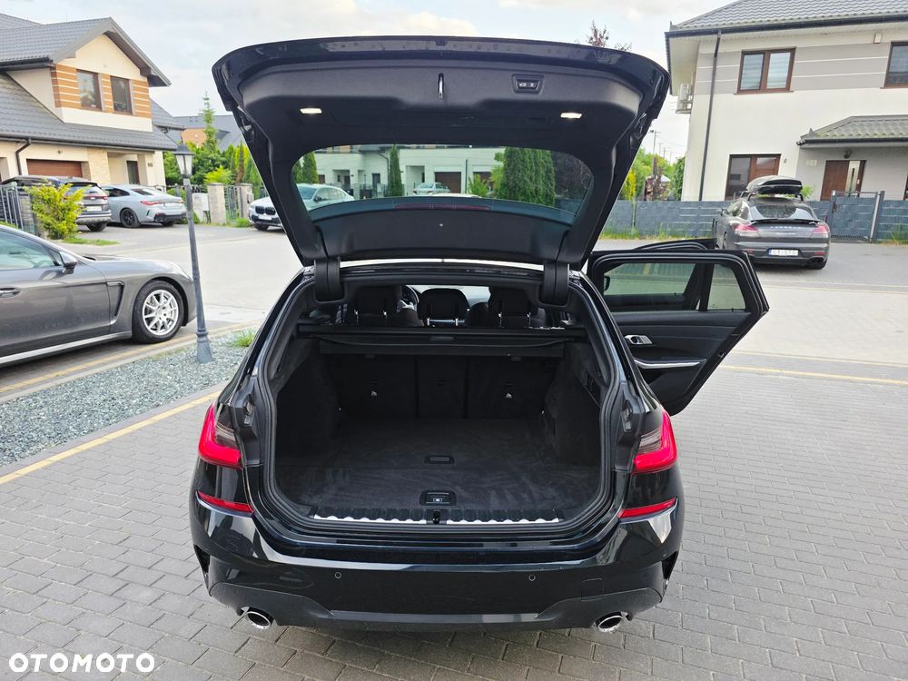 BMW Seria 3 320d Edition M Sport Shadow - 16
