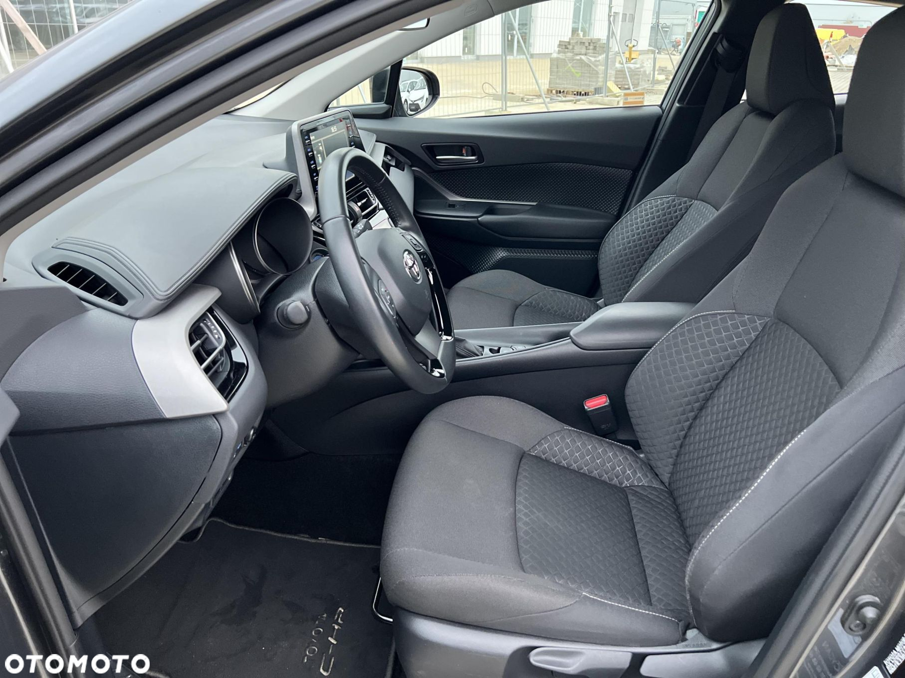 Toyota C-HR - 16