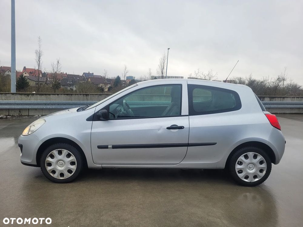 Renault Clio 1.2 16V Authentique - 3