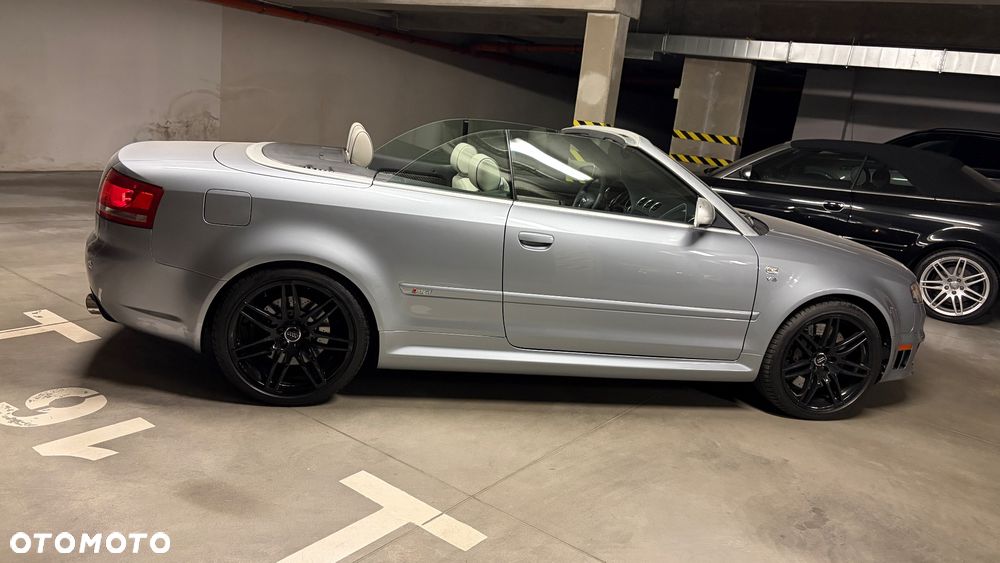 Audi RS4 Cabrio Standard - 13