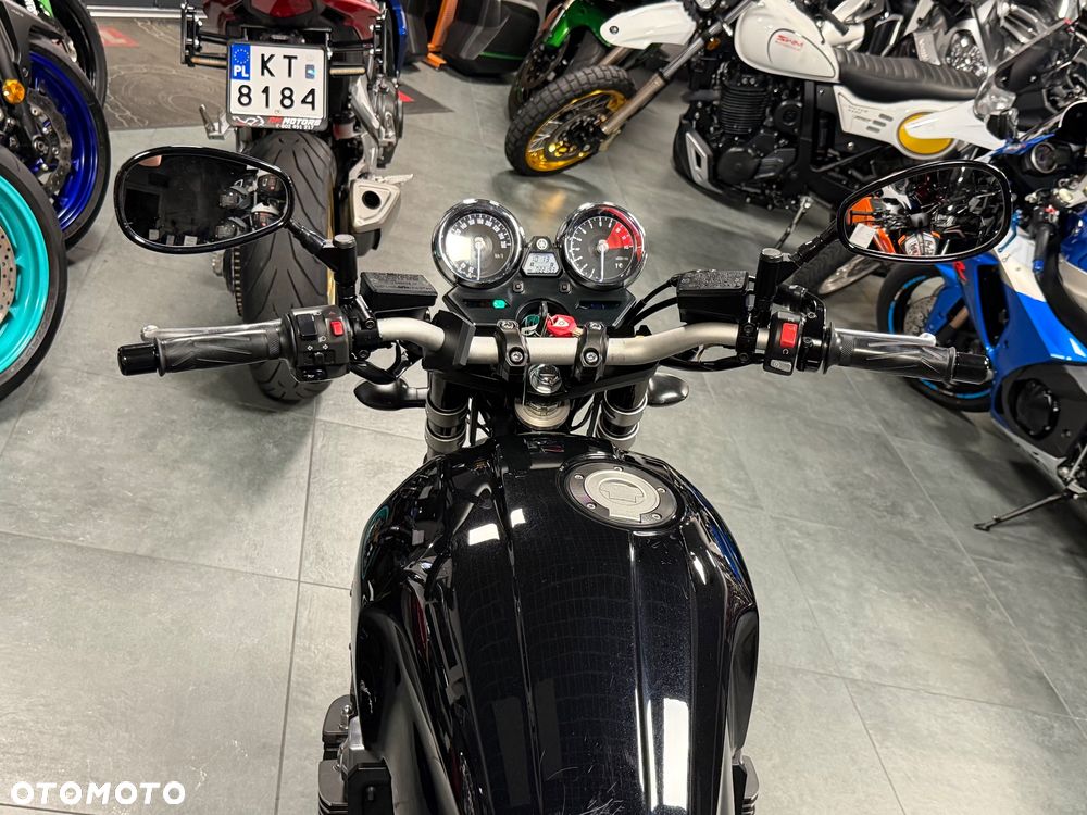Yamaha XJR - 22