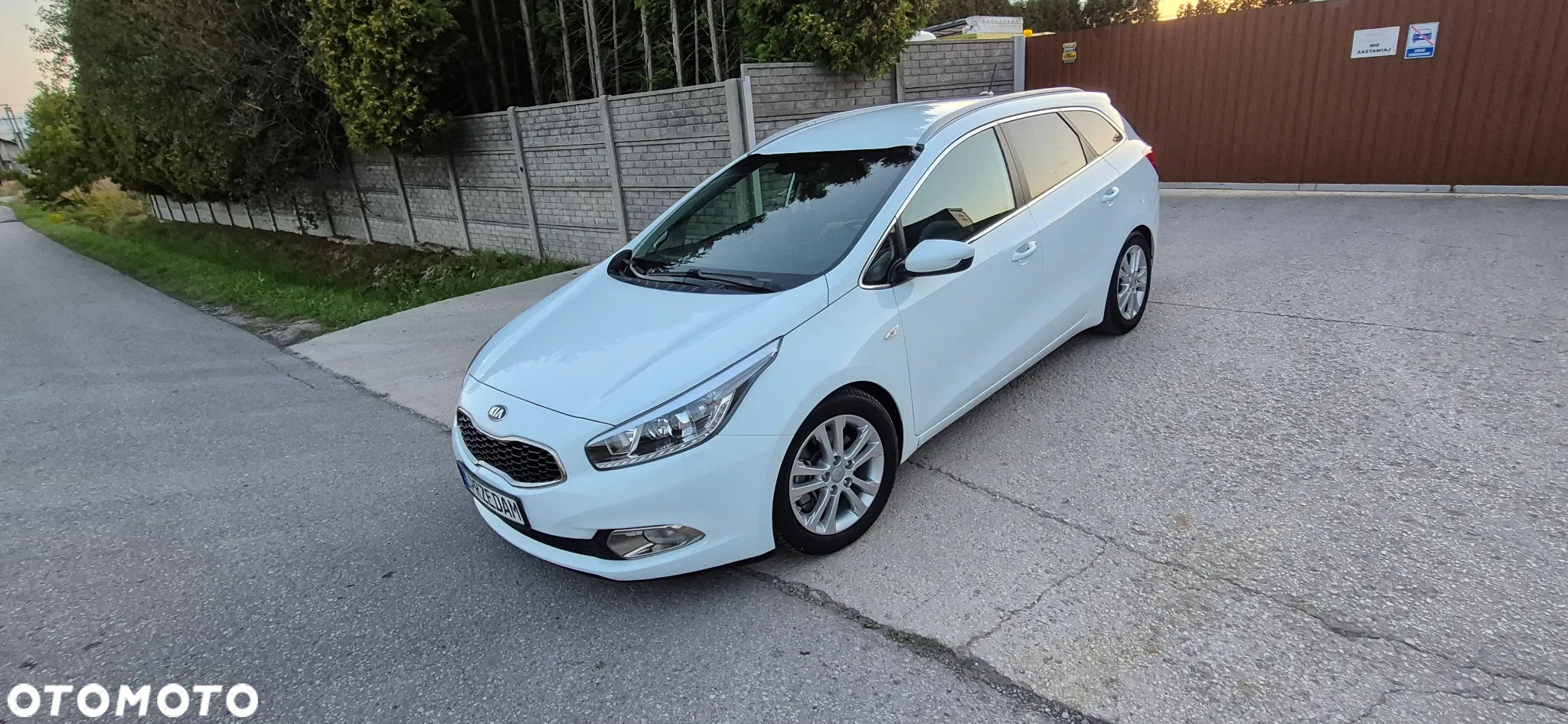 Kia Ceed 1.6 GDI ISG SW Platinum Edition - 32