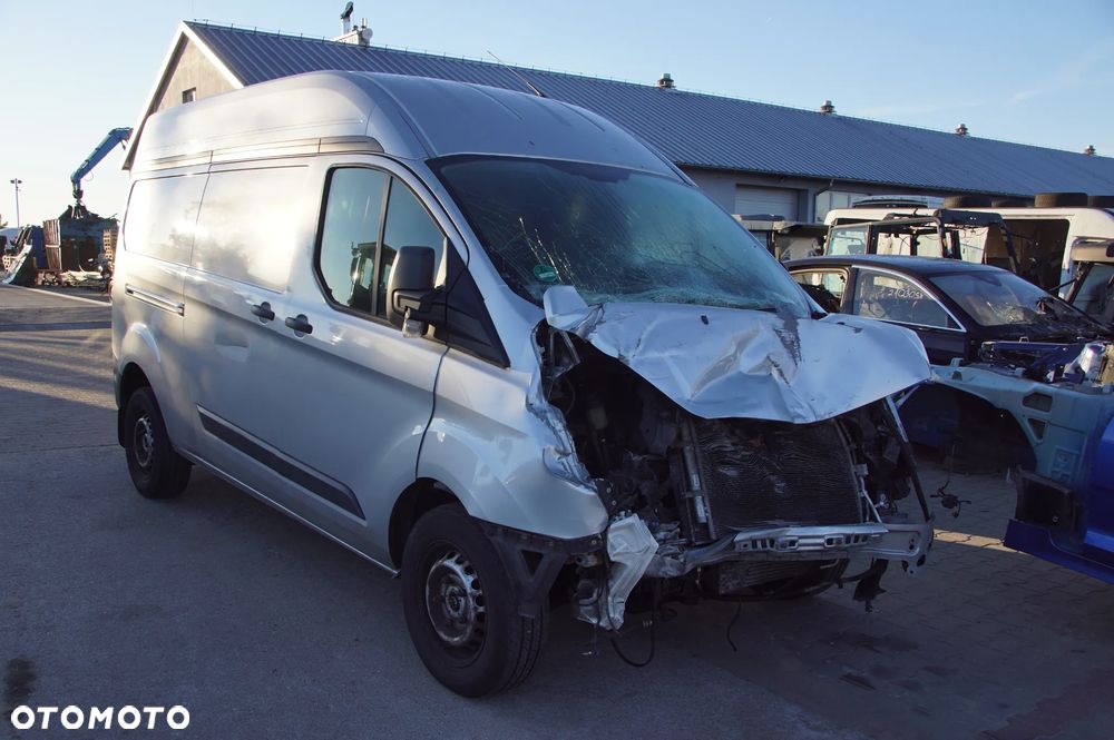 Auto na części - Ford Transit Custom I 2.2 TDCI 155 KM BK2Q-6006-AB BK2R-7002-MA ZJNCWWA 2014R Silnik Skrzynia Drzwi Błotnik Lusterko Lampa Zderzak Deska Kokpit Sterownik Moduł Czujnik Licznik Kierownica Wyświetlacz Panel - 1