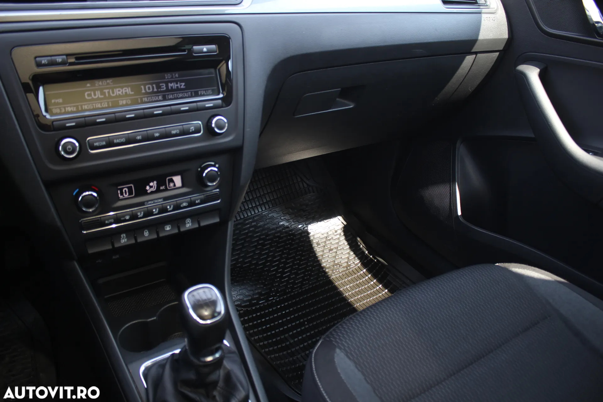 Skoda RAPID Spaceback 1.2 TSI Ambition - 8
