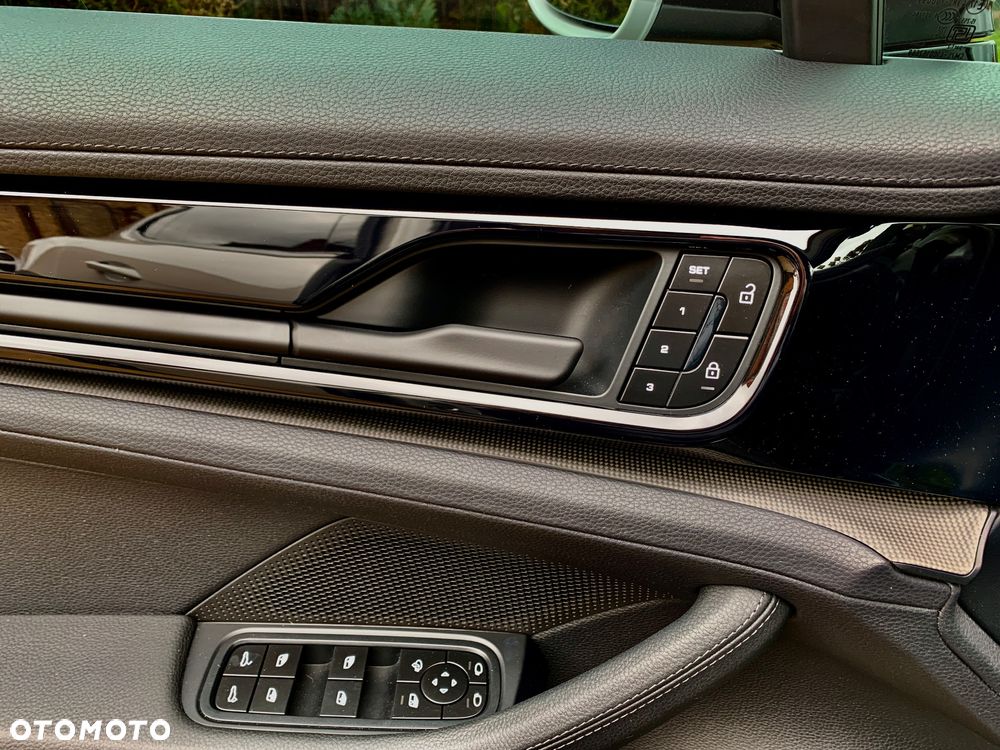 Porsche Panamera - 23