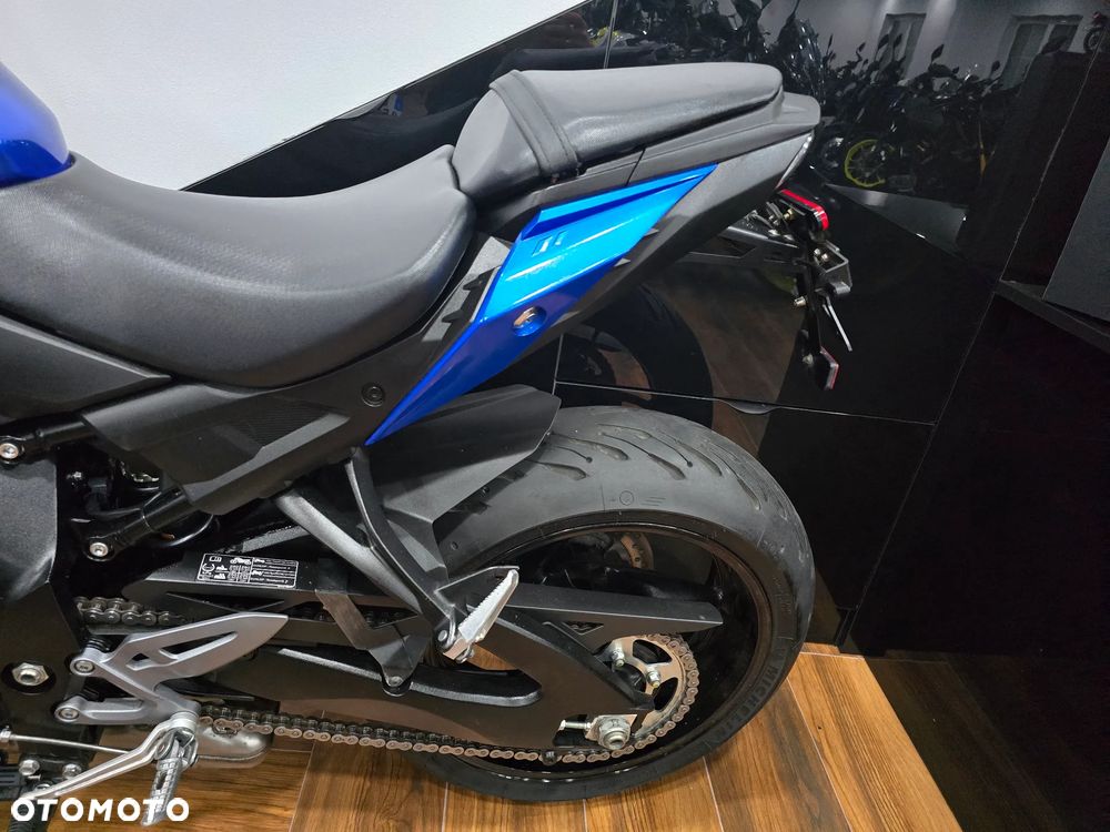 Suzuki GSX - 9