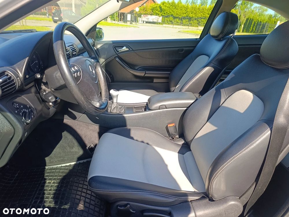 Mercedes-Benz Klasa C 200 Kompressor Sportcoupe - 11