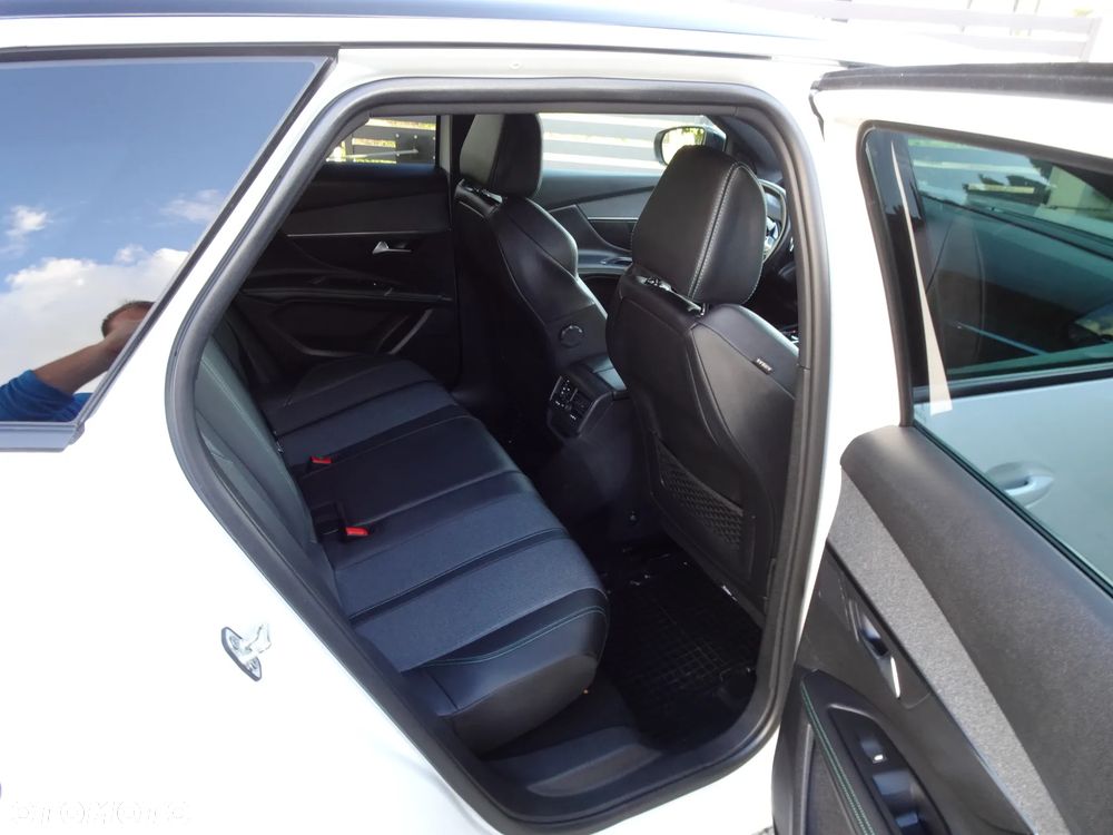 Peugeot 3008 1.5 BlueHDi Allure Pack S&S EAT8 - 18