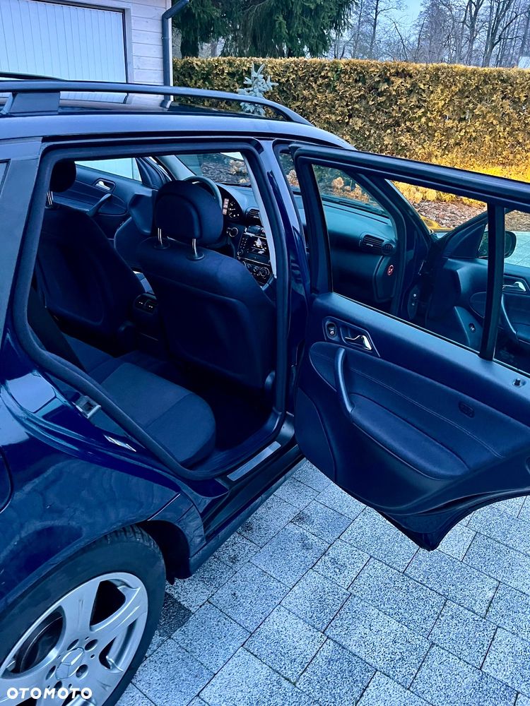 Mercedes-Benz Klasa C 200 Kompressor Classic - 17