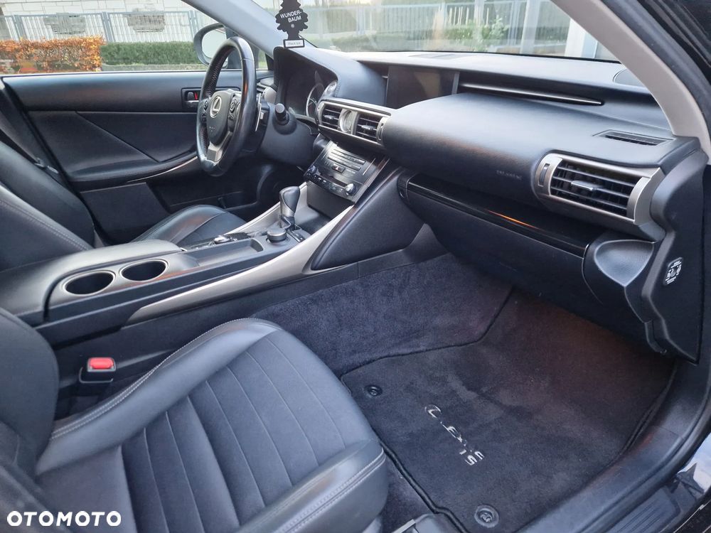 Lexus IS 250 Prestige - 9