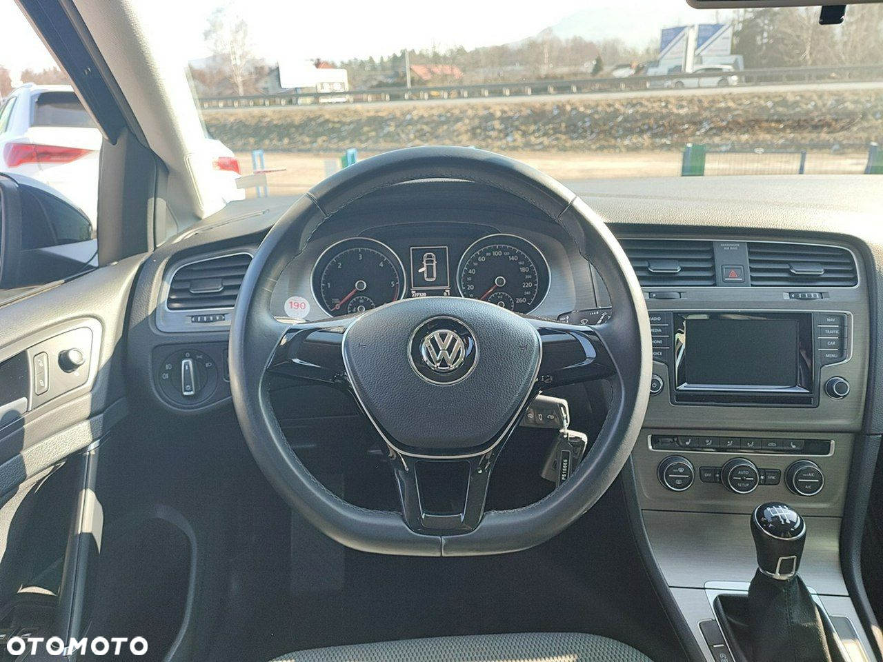 Volkswagen Golf - 10