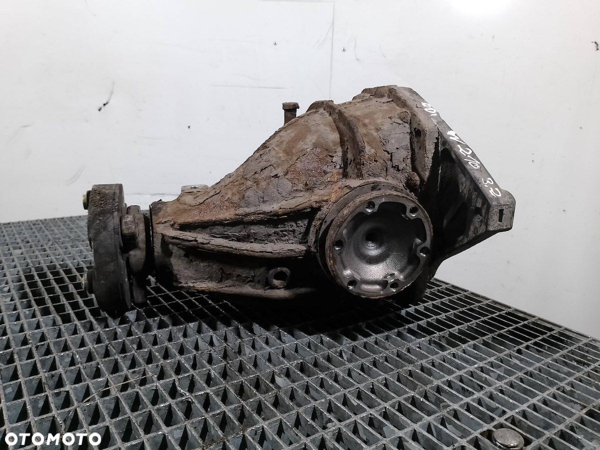 DYFERENCJAŁ TYŁ MERCEDES-BENZ W210 2103513008 3.2 CDI - 1