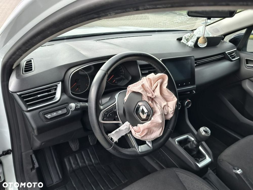 Renault Clio - 10