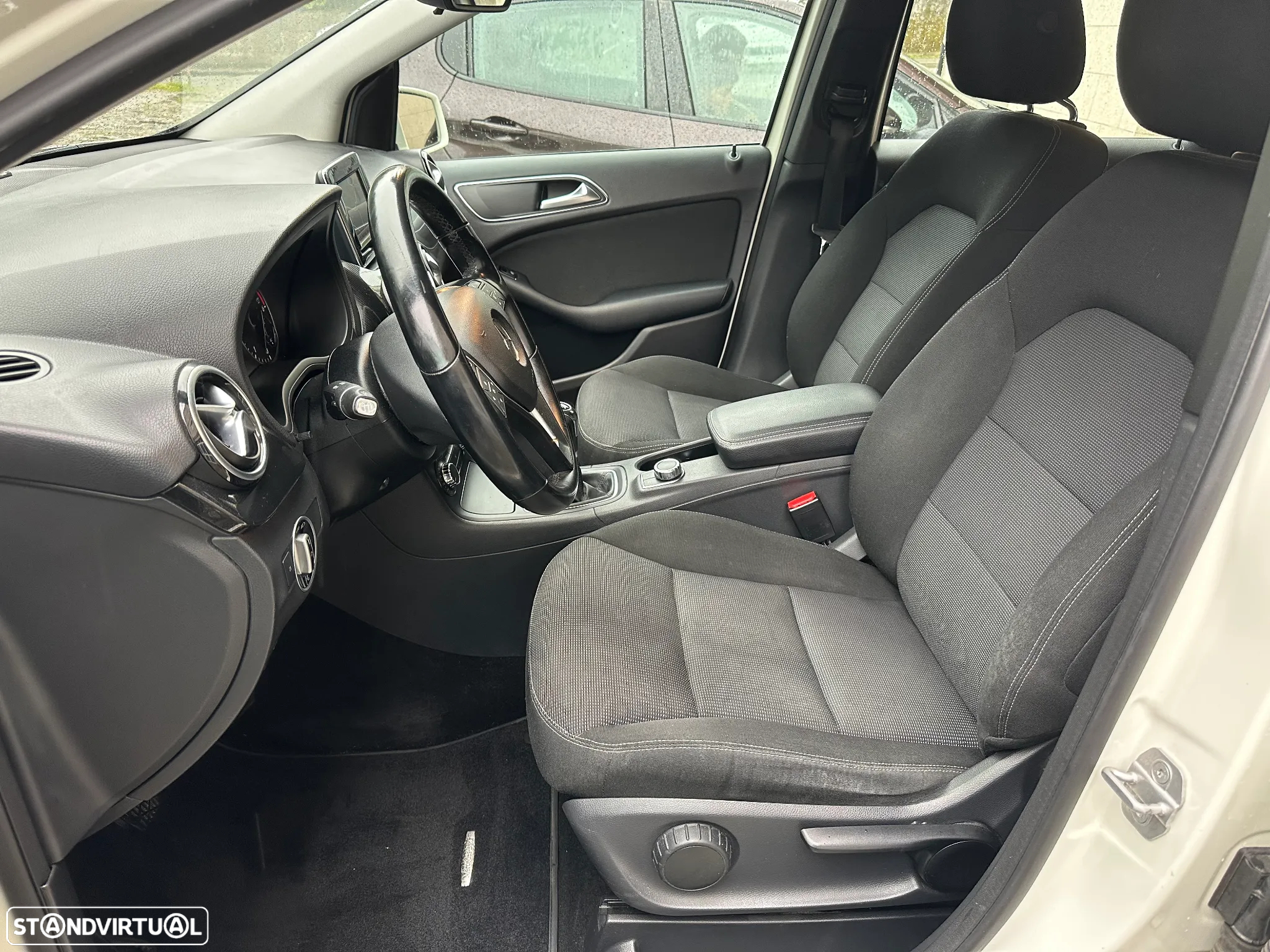 Mercedes-Benz B 180 CDI (BlueEFFICIENCY) - 8