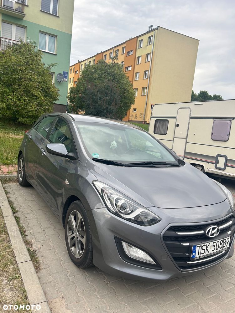 Hyundai i30 blue 1.4 - 6