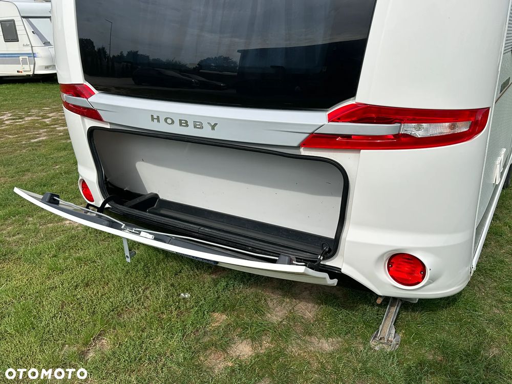Hobby 560 CFE PREMIUM z napędem i pompowanym przedsionkiem. - 6
