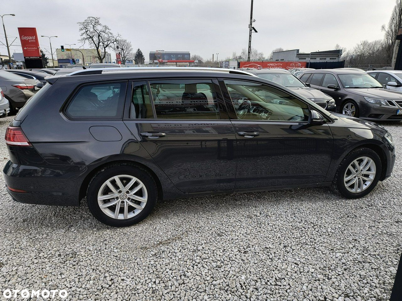 Volkswagen Golf 2.0 BlueTDI DSG Highline - 32