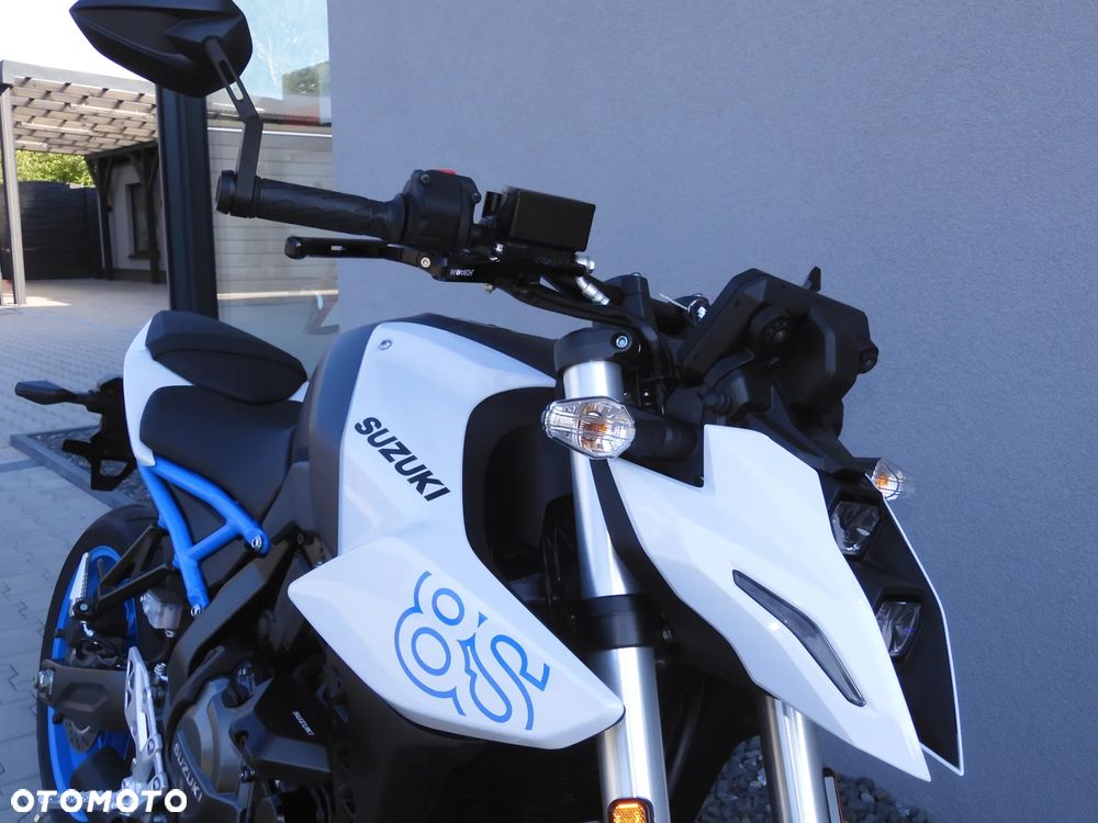 Suzuki GSX - 9