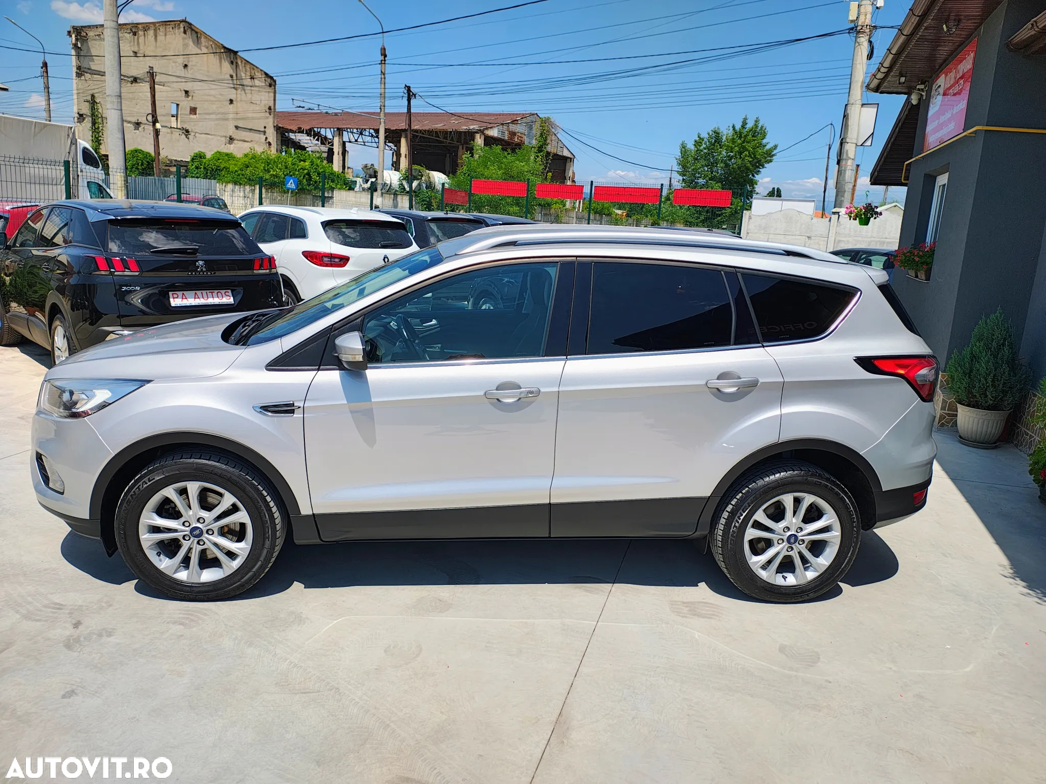 Ford Kuga 2.0 TDCi 2x4 Titanium - 19