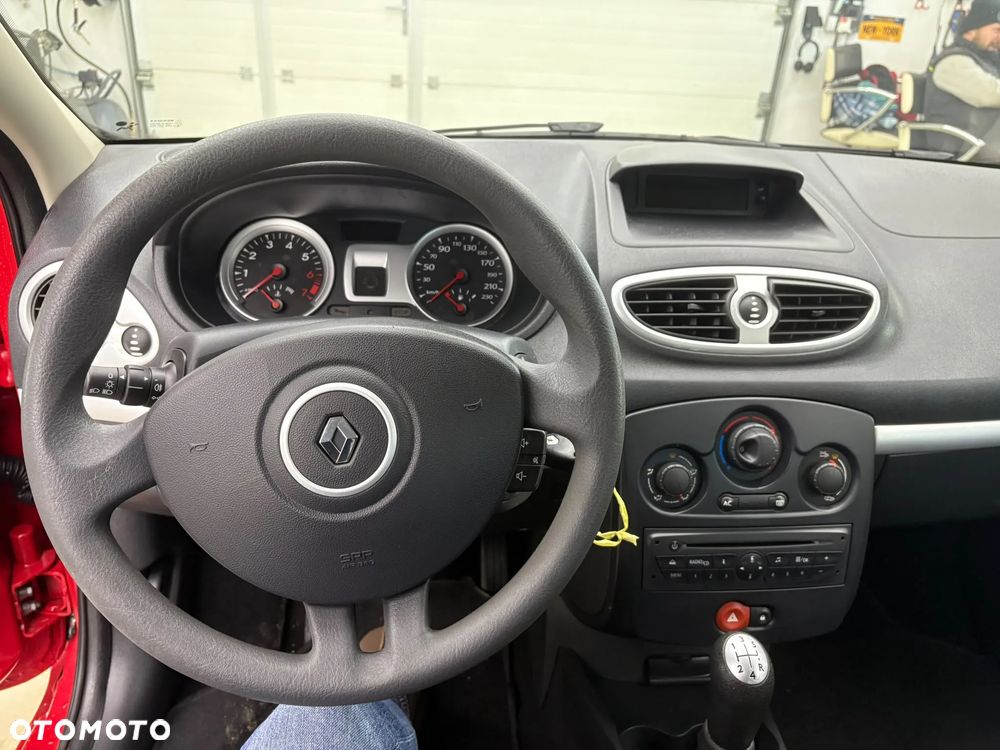 Renault Clio - 12