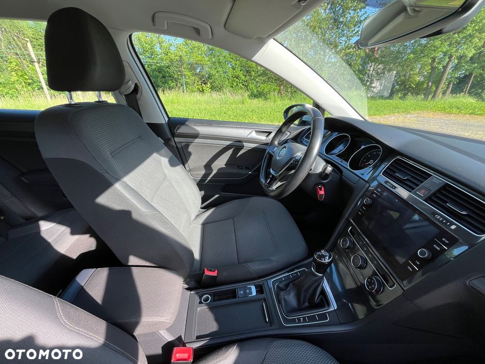 Volkswagen Golf 1.6 TDI BMT Comfortline - 23