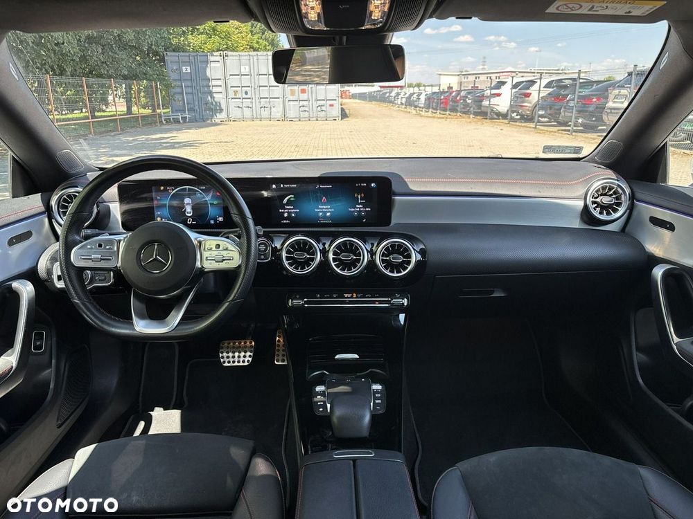 Mercedes-Benz CLA 200 7G-DCT AMG Line - 13