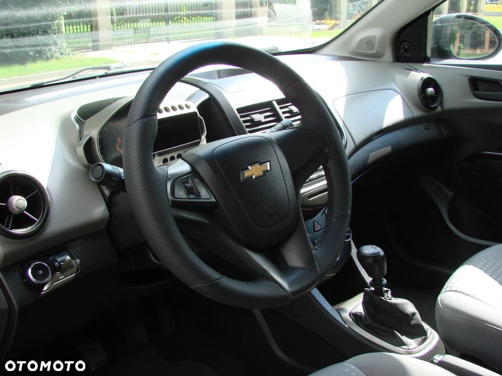 Chevrolet Aveo - 10