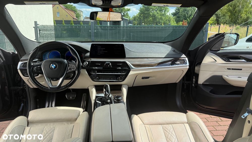 BMW 6GT 640i xDrive - 12
