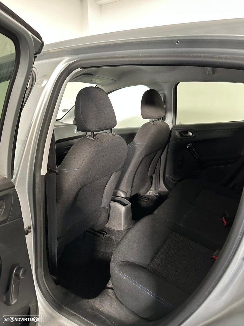 Peugeot 208 PureTech 82 Start & Stop Allure - 12