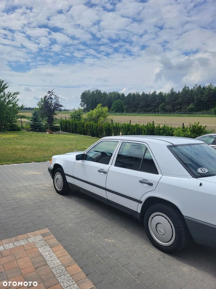 Mercedes-Benz W124 (1984-1993) - 8