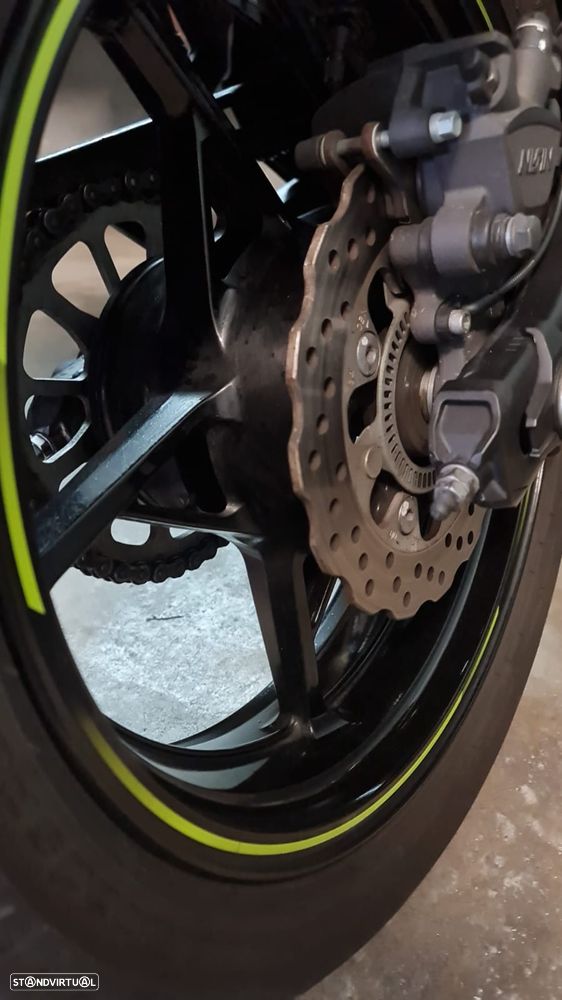 Kawasaki Z ER650K - 11