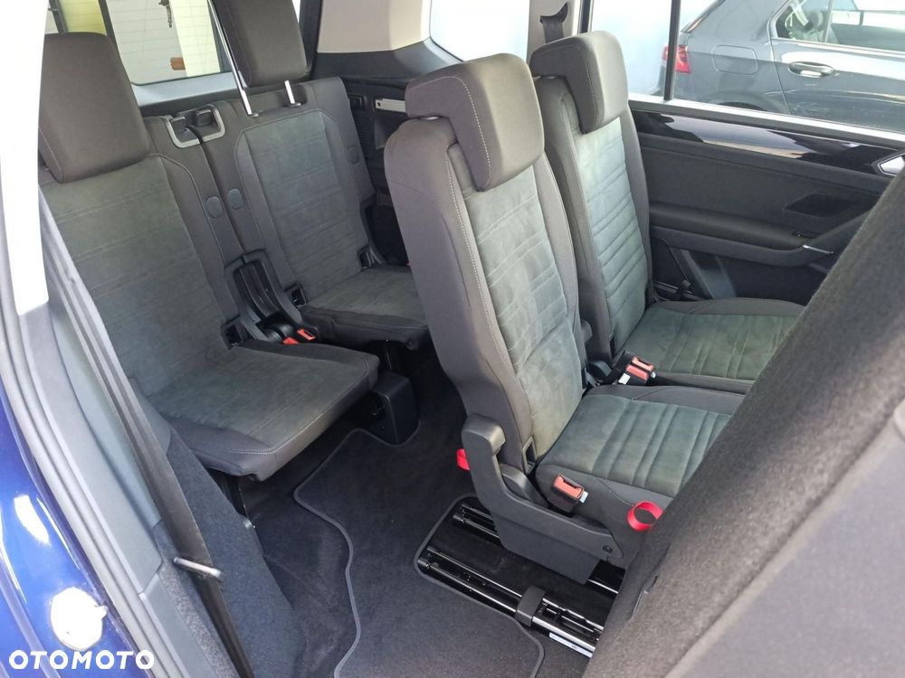 Volkswagen Touran - 18