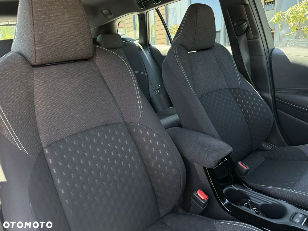 Toyota Corolla 1.8 Hybrid Executive - 13