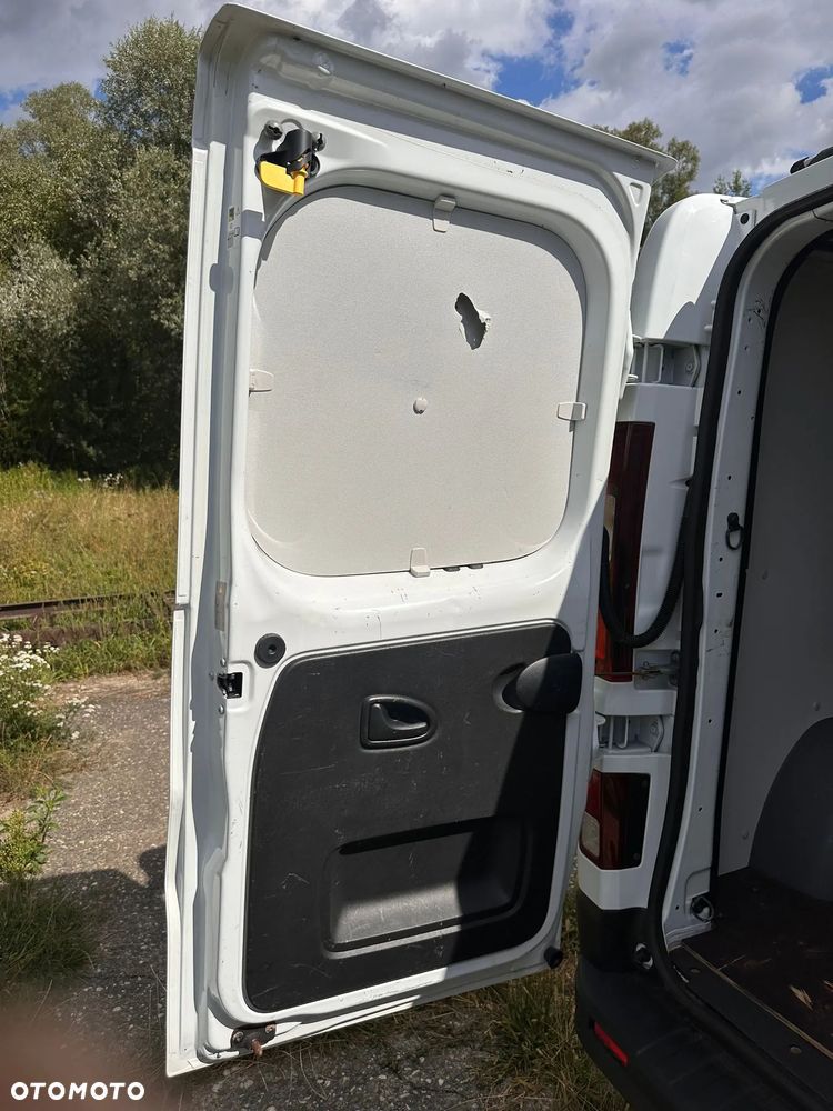 Renault Trafic L1H1 1.6 diesel 145kM, manual, 2019 rok BAGAŻNIK DACHOWY THULE, KAMERA COFANIA, HAK, CZUJNIKI PARKOWANIA, ORGINALNY PRZEBIEG! - 31